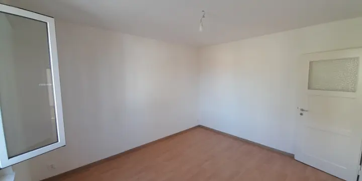 4 pièces à Neuchâtel, Carrels