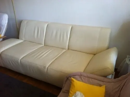 fauteuil en cuir blanc trois places à genève