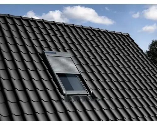 Volet roulant panneaux solaires monobloc VELUX 78 x 118 cm à Saint Julien en Genevois