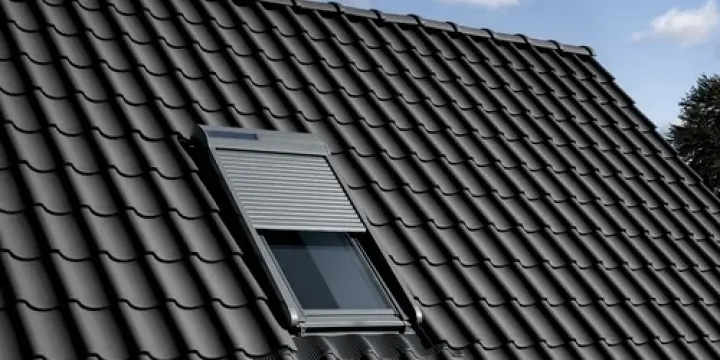 Volet roulant panneaux solaires monobloc VELUX 78 x 118 cm