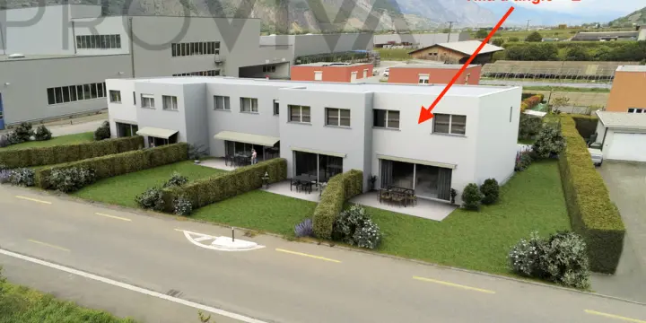 Exklusive Eckvilla im sonnigen Wallis - Komfort und Innovation