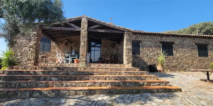 Chalet avec 3ha de terrain Extremadura  250000€