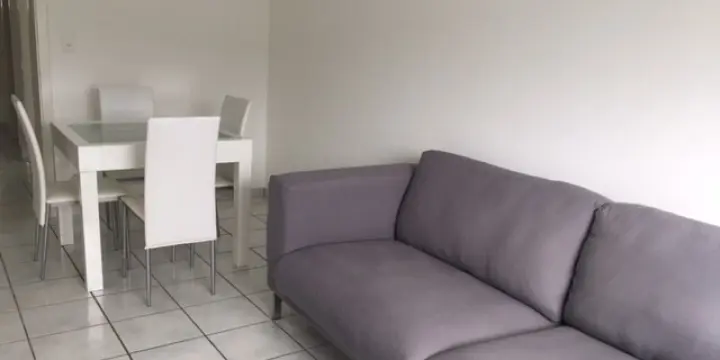 Attique de charme bien située en vieille ville