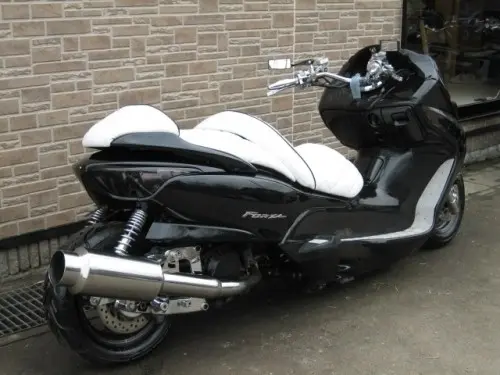 scooter honda FORZA 2009 à Lausanne