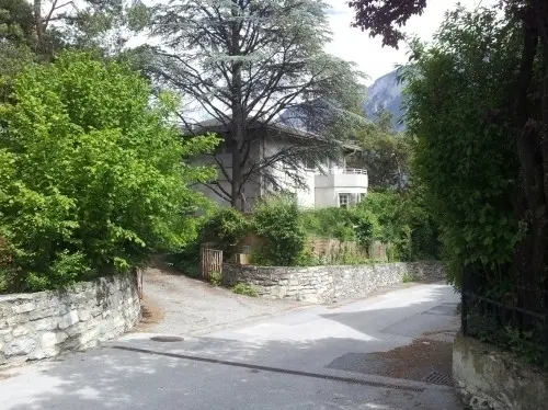 Belle maison, cachet, écrin de verdure à Sierre