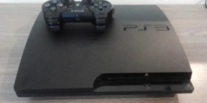 Ps3 slim 320 Go