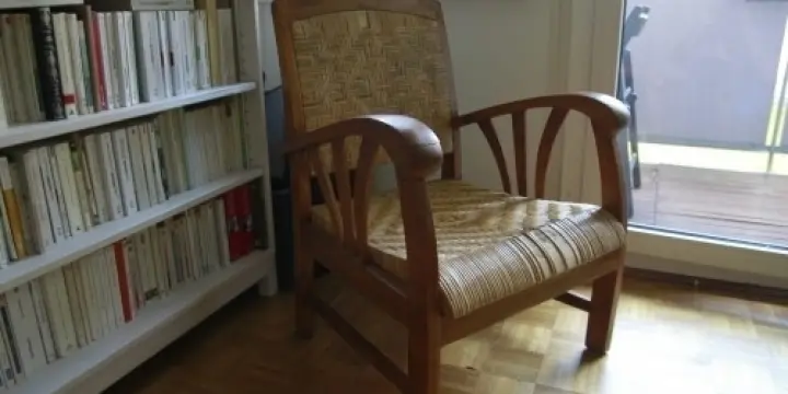 Fauteuil de salon en bois