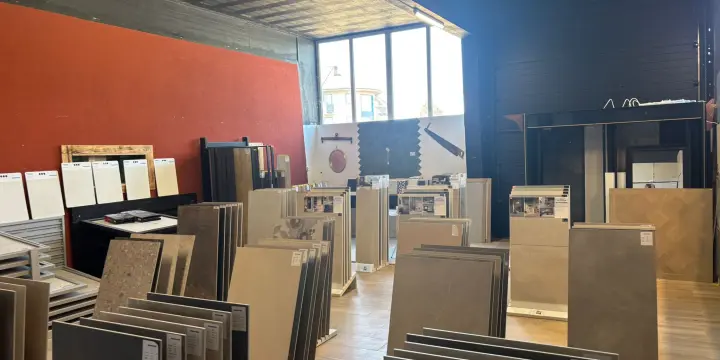 Exposition de carrelages, parquets