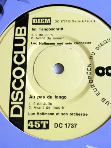 Disques vinyles 45 tours Au pas du Tango à Chigny