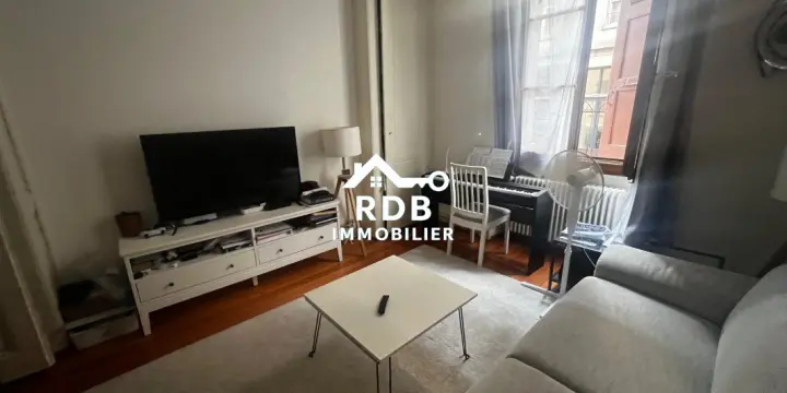 Appartement de 2,5 pièces au rez-de-chaussée situé à Genève 1207