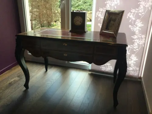 Bureau style Louis XV à Attalens