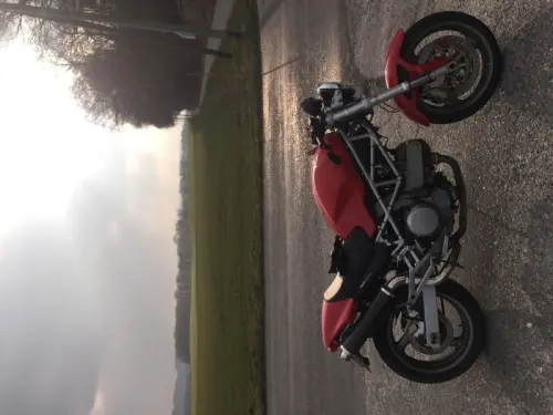 Ducati Monster 620ie rouge à Aubonne