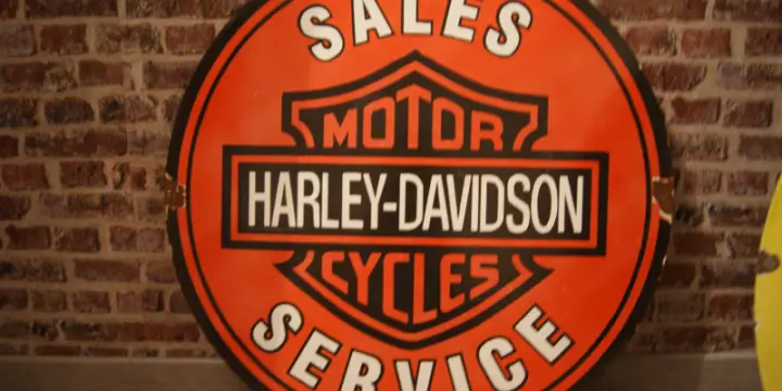 Plaque émaillée Harley Davidson.