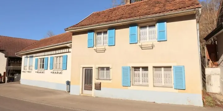 À vendre maison familiale de 5.5 pièces à restaurer à Fregiécourt