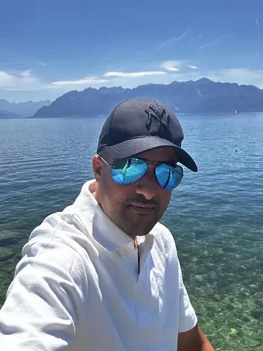 Homme cherche une mature femme à Lausanne