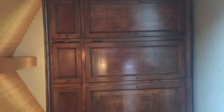 Magnifique armoire en bois