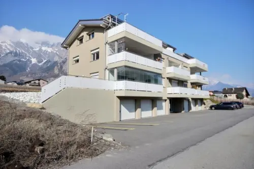 Attique avec grande errasse-Balcon à St-Pierre-de-Clages