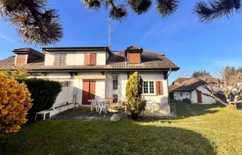 Belle maison rafraîchie avec grand jardin et studio indépendant à PLO à Plan-les-Ouates