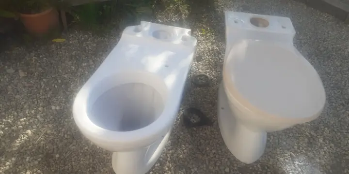 Cuvettes wc et lavabos