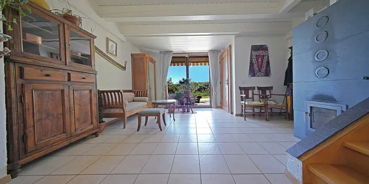 Location - Spacieuse villa contigüe au calme et avec vue