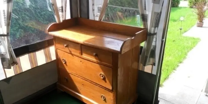 A vendre commode à tiroirs