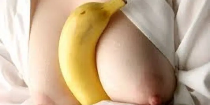 Mettre mon sexe entre vos jolis seins !
