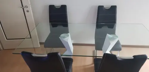 Table en verre à Perles