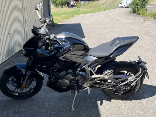 Moto à vendre à St-imier