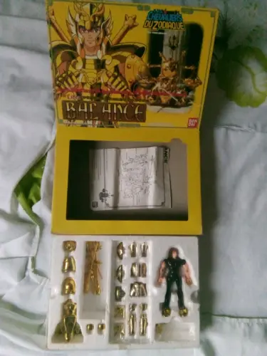 Figurine de la Balance Bandai 1987 Chevaliers du zodiaque à Courrendlin