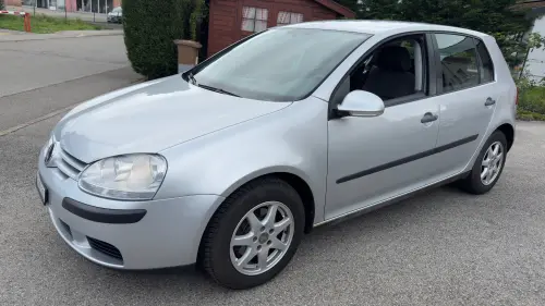 Golf 5 en très bon état à Gland