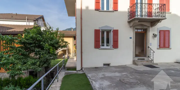 Bâtiment de trois appartements entièrement rénové avec goût