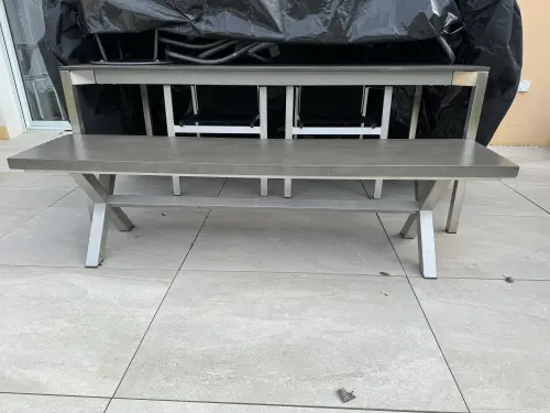Vends banc Pfister en ciment à St-Saphorin-sur-Morges