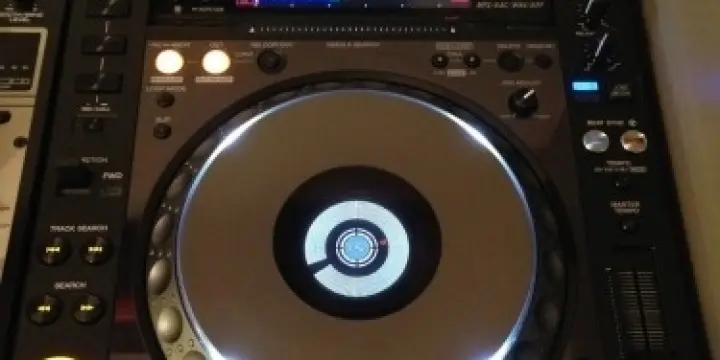 Deux plarines CDJ 2000 Nexus
