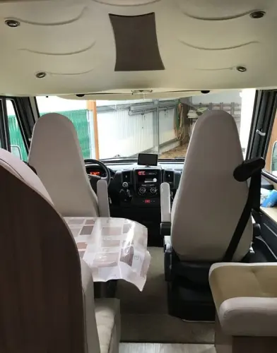Camping car Pilote 6m à geneve