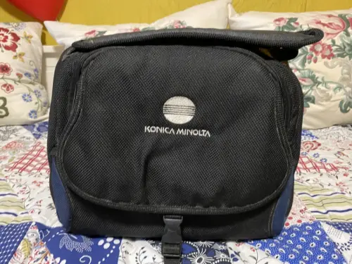 sac pour appareil reflex à Curtilles