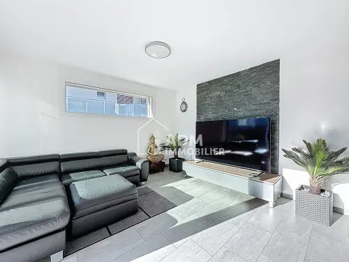 Saillon, maison contemporaine 4.5 pièces avec extérieurs aménagés à Saillon