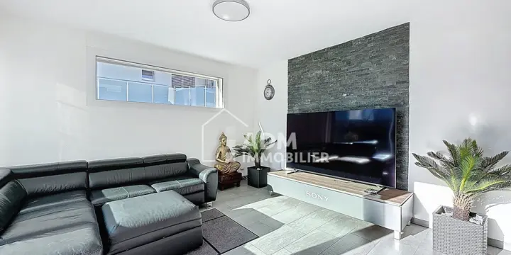 Saillon, maison contemporaine 4.5 pièces avec extérieurs aménagés