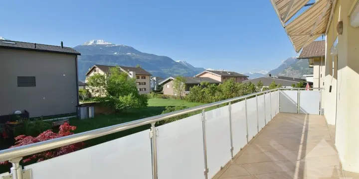 Spacieuse villa, construite en 2014, centre de Plan Conthey