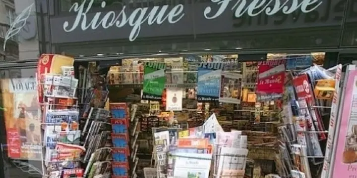 Kiosque avec loterie proche de la gare. 