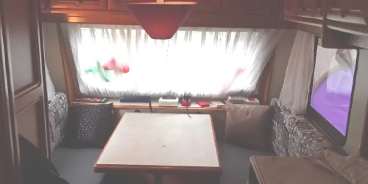 A vendre petite caravane hobby 5places