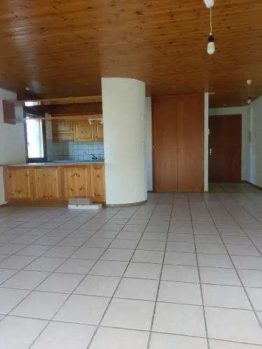 Logement de 2 pièces 1/2 de 65 m2 , immeuble résidentiel calme verdure à Collombey