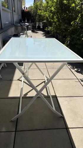 Table de jardin à Genève