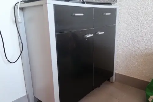 Commode noir et grise à Chavannes