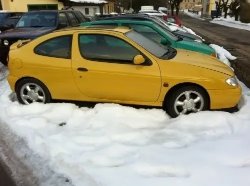 Renault Mégane coupé 2.0 à noiraigue