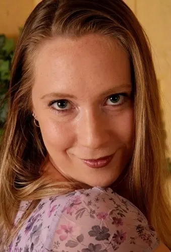 Bonjour, moi c'est Lola, 26 ans à moudon