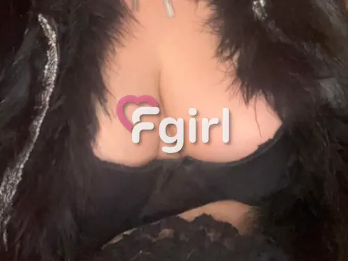 Lisa - Grosse poitrine pour ta grosse bite ! à Martigny