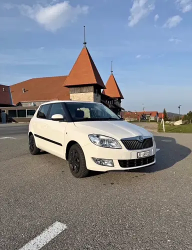 Skoda Fabia 2012 à Les Pommerats
