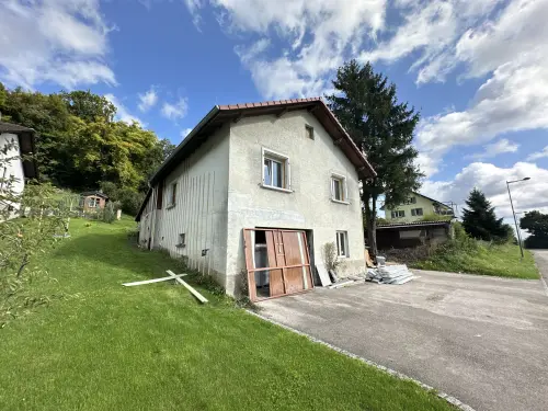 Maison de 4.5 pièces à Courtedoux en location