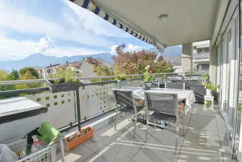 Magnifique appartement de 5.5 pièces avec une grande terrasse !