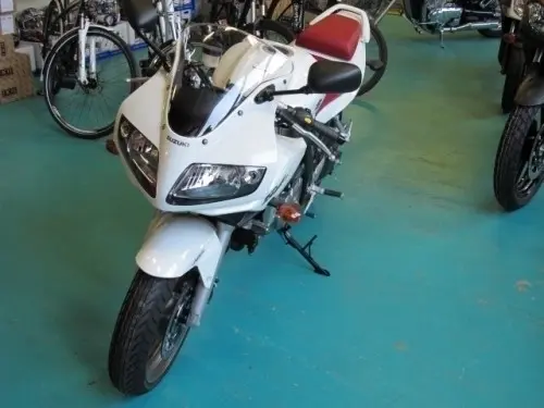suzuki sv 650 neuve à collombey